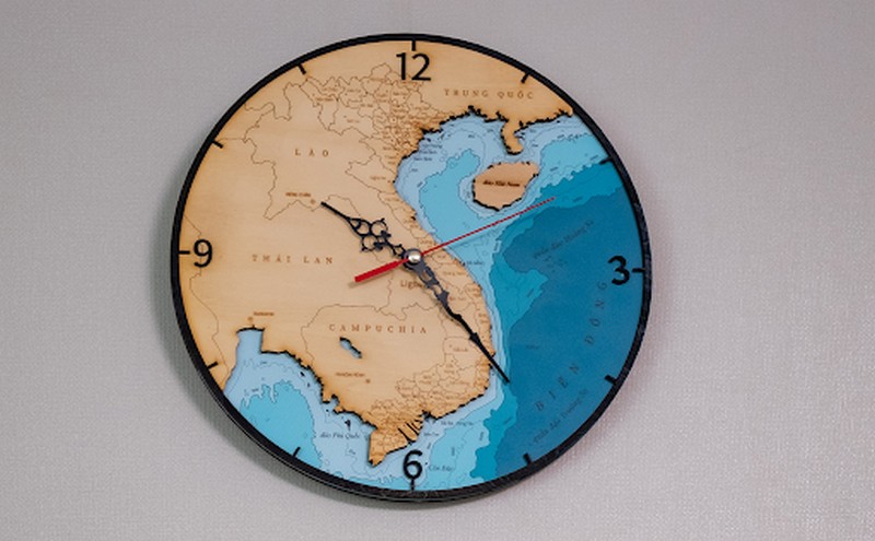 Mẫu đồng hồ treo tường hình bản đồ Việt Nam đẹp dành cho ai cần